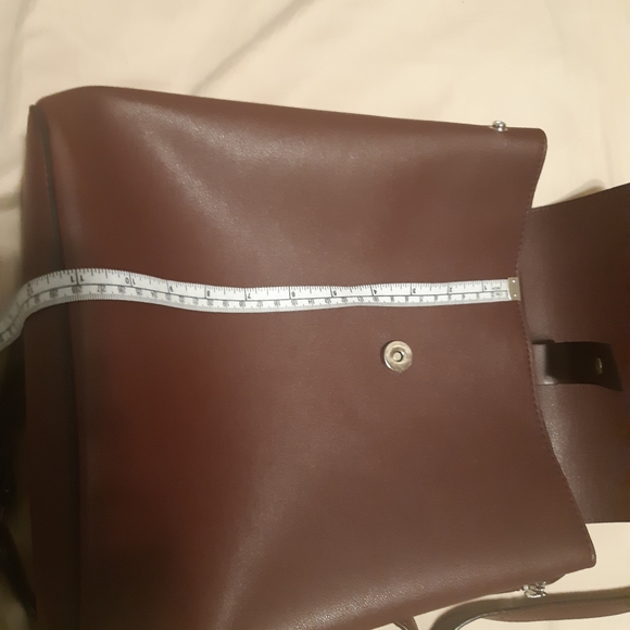 🌺Moving Sale!🪴 Maroon backpack - Picture 5 of 10